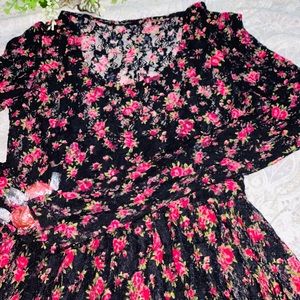Chic dress with flower patterns